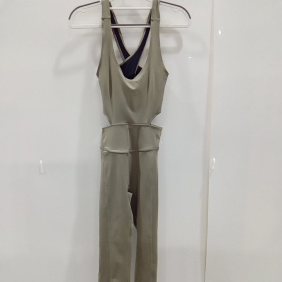 FREE PEOPLE MOVEMENT BACK IT UP ONSIE - MEDIUM - BEIGE - brand new with tags!! - Picture 6 of 6